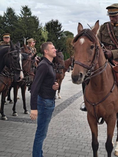 Przejazd kawalerzystów przez Wojsławice
